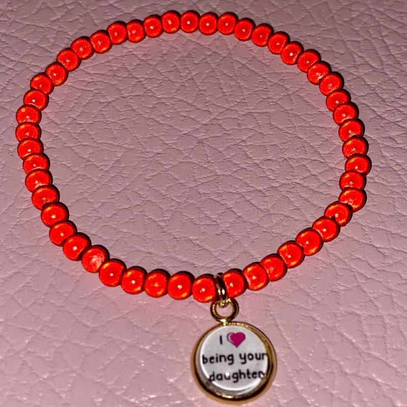 4 mm perler armbånd m/anheng_Rødt